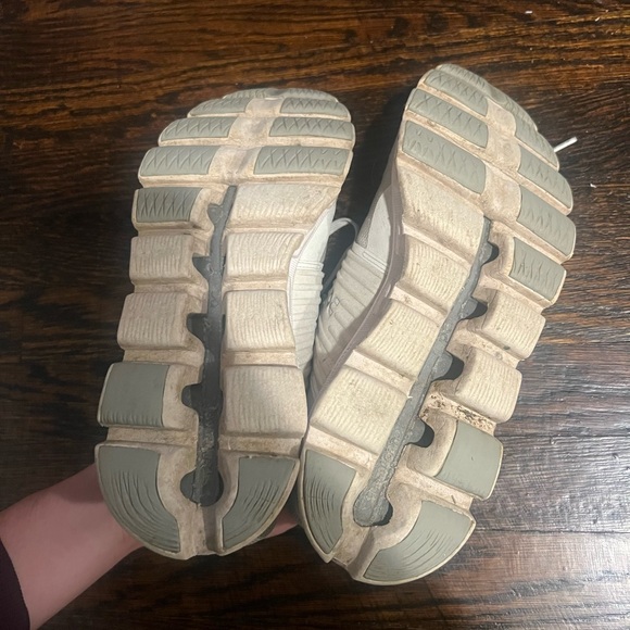 On Cloud - Picture 4 of 4